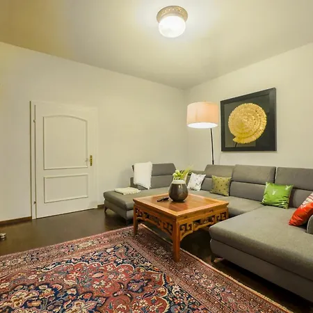 Victoria By Landluft