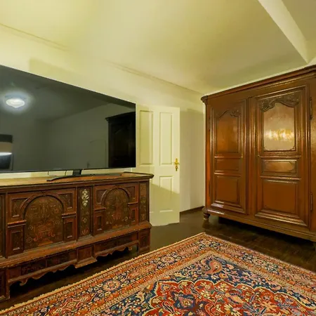 Victoria By Landluft *