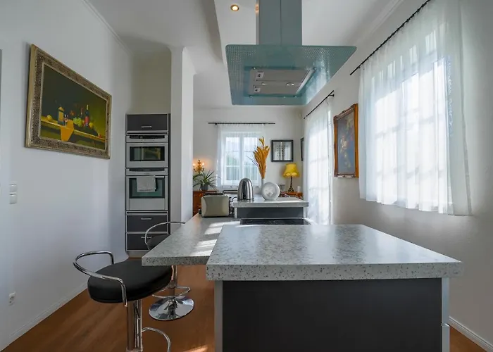 Villa Victoria By Landluft *