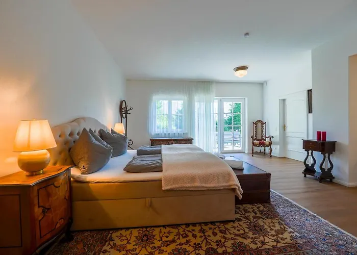 Victoria By Landluft *