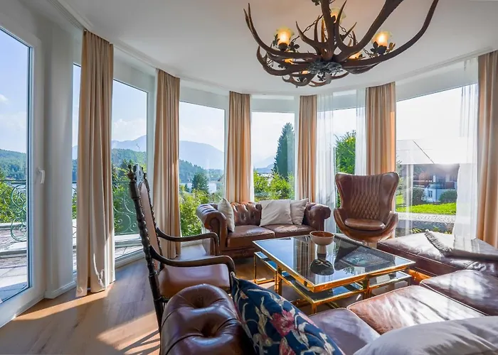 Victoria By Landluft *