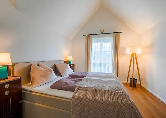 Victoria By Landluft *